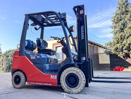 Carrello elevatore a gas 2018  Toyota 02-8FGF18 (4)