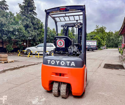 Electric - 3 wheels 2014  Toyota 8FBET15 (4)