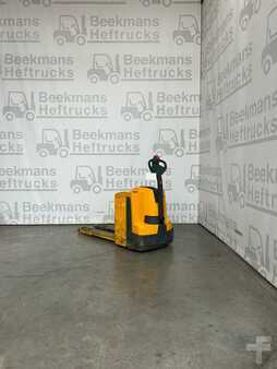 Wózki niskiego podnoszenia - Jungheinrich EJE220 (2)