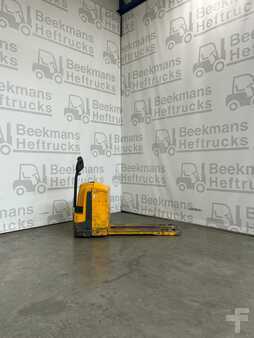 Wózki niskiego podnoszenia - Jungheinrich EJE220 (3)