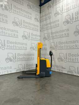 Wózek wysokiego podnoszenia 2014  Jungheinrich EJC B12 (1)