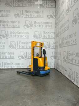 Wózek wysokiego podnoszenia 2014  Jungheinrich EJC B12 (2)