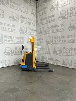 Wózek wysokiego podnoszenia 2014 Jungheinrich EJC B12 (3)