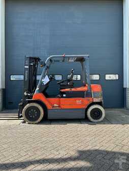 Elektro čtyřkolový VZV 2011  Toyota 7FBMF40 (1)