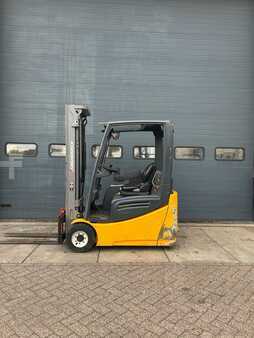 Elektryczne 3-kołowe 2012  Jungheinrich EFG216k (1)