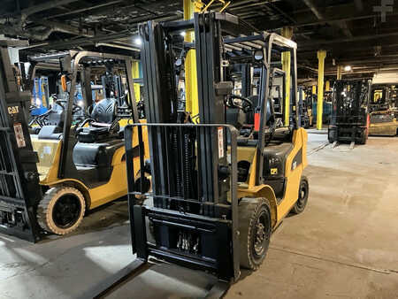 Propane Forklifts 2022  CAT Lift Trucks gp25n (7)