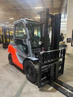Propane Forklifts 2019  Toyota  (4)