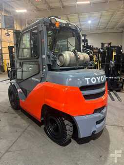 Propane Forklifts 2019  Toyota  (8)