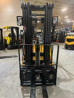 Eléctrica de 4 ruedas 2015  Hyster ec30n2 (2)