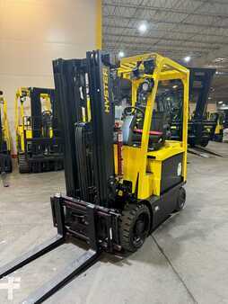 Eléctrica de 4 ruedas 2018  Hyster e50xn-33 (2)
