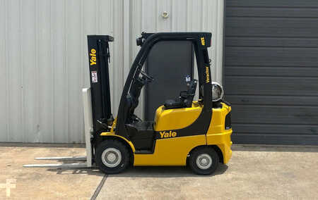 Carretilla elevadora GLP 2015  Yale glp040svxnurv084 (1)