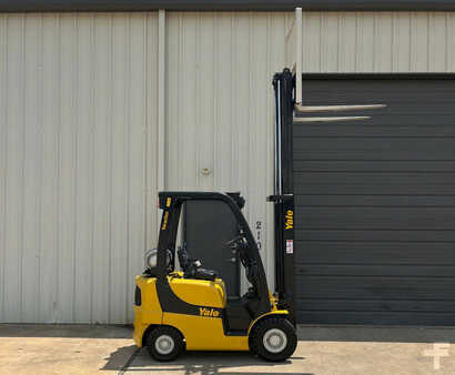 Carretilla elevadora GLP 2015  Yale glp040svxnurv084 (3)
