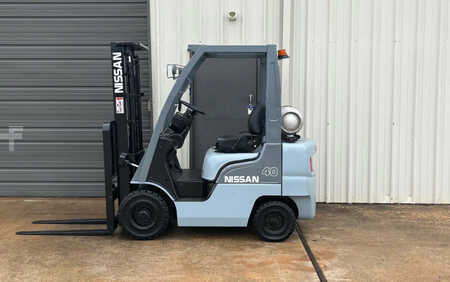 Propane Forklifts 2009  Nissan  (1)