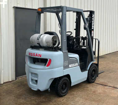 Propane Forklifts 2009  Nissan  (6)
