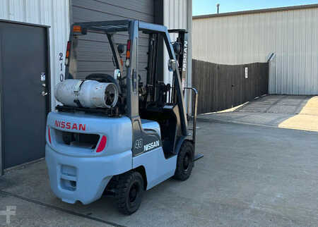 Propane Forklifts 2007  Nissan mpl01a20lv (2)