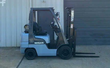 Propane Forklifts 2007  Nissan mpl01a20lv (7)