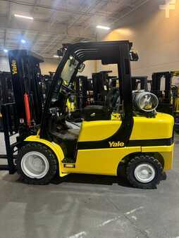Carretilla elevadora GLP 2017  Yale  (1)