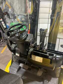 Carretilla elevadora GLP 2017  Yale  (10)