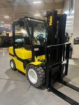 Carretilla elevadora GLP 2017  Yale  (4)