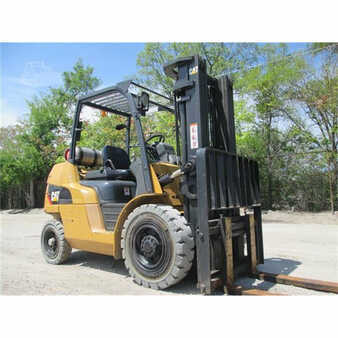 Propane Forklifts 2012  CAT Lift Trucks  (2)