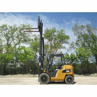 Propane Forklifts 2012  CAT Lift Trucks  (9)