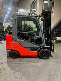 Carretilla elevadora GLP 2021  Toyota  (5)
