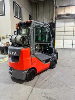 Carretilla elevadora GLP 2021  Toyota  (6)