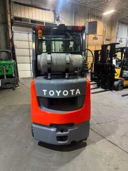 Carretilla elevadora GLP 2021  Toyota  (7)