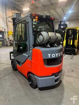 Carretilla elevadora GLP 2021  Toyota  (8)