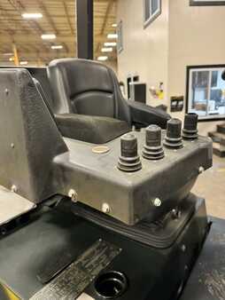 Propane Forklifts 2013  HOIST  (5)