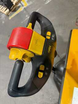 4-Wheel Electric 2015  Yale msw040sfn24tv087 (7)