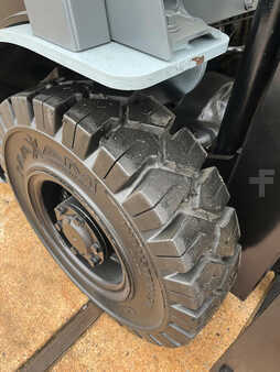 Propane Forklifts 2007  Nissan  (10)