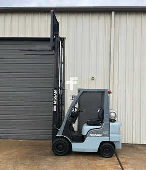 Propane Forklifts 2007  Nissan  (2)
