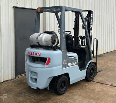 Propane Forklifts 2007  Nissan  (6)