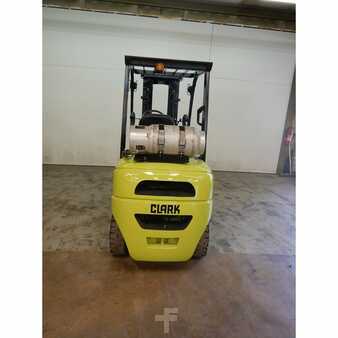 Propane Forklifts 2011  Clark  (3)