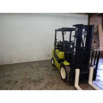 Propane Forklifts 2011  Clark  (4)