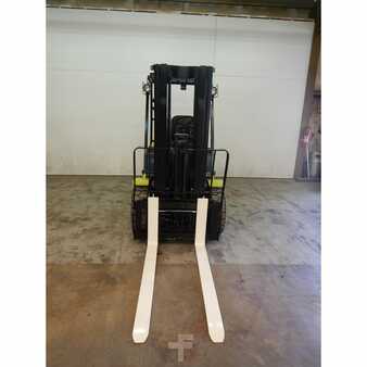Propane Forklifts 2011  Clark  (6)