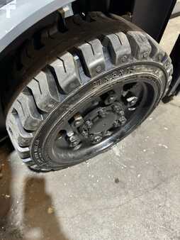 Carretilla elevadora GLP 2022  Toyota 8fgcu30 (13)