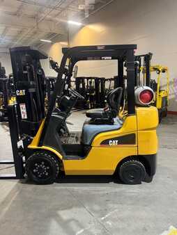 Propane Forklifts 2012  CAT Lift Trucks fgc25n (1)