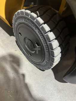 Propane Forklifts 2012  CAT Lift Trucks fgc25n (12)