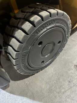 Propane Forklifts 2012  CAT Lift Trucks fgc25n (13)