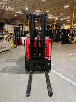 Apilador conductor incorporado 2015  Raymond 415-c30tt (3)