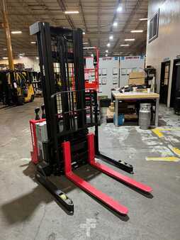 Montacargas Eléctrico (4 ruedas) 2008  Raymond rss40 (4)