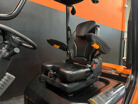 Carretilla elevadora diésel 2025  Viper rtd25f-2 (11)