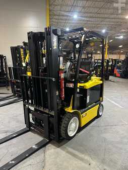 Eléctrica de 4 ruedas 2020  Yale erc050vg (2)