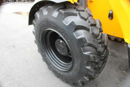 Manipulador fijo 2024  JCB 510-56 (13)