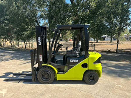 Carretilla elevadora diésel 2021  Clark s25d (1)
