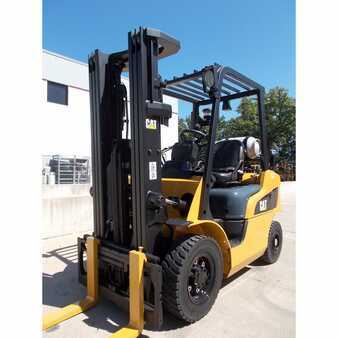 Propane Forklifts 2012  CAT Lift Trucks 2p5000 (2)