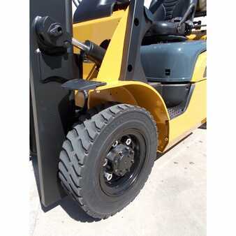 Propane Forklifts 2012  CAT Lift Trucks 2p5000 (7)