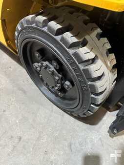 Propane Forklifts 2021  CAT Lift Trucks fgc25n (13)